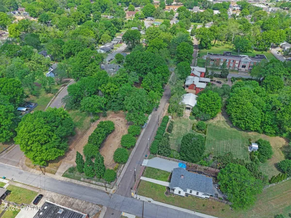 $1,250,000 | 204 East Deaderick Street, Jackson, TN 38301