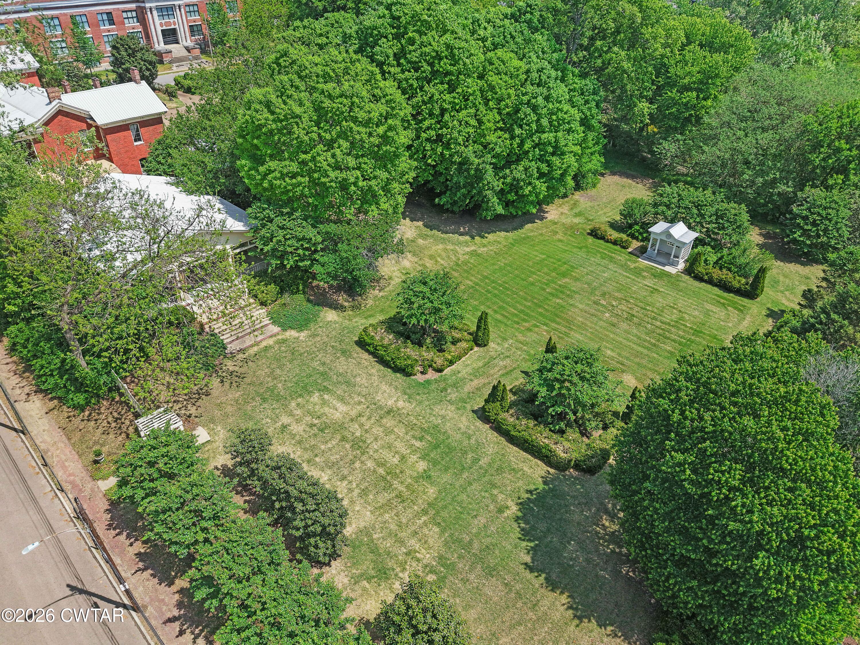 204 East Deaderick Street Jackson, TN 38301 - Photo 56 of 58 DJI_20260417122313_0169_D