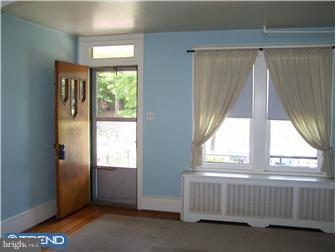 461 Nutt Road Phoenixville, PA 19460 - Photo 4 of 12 Living Room
