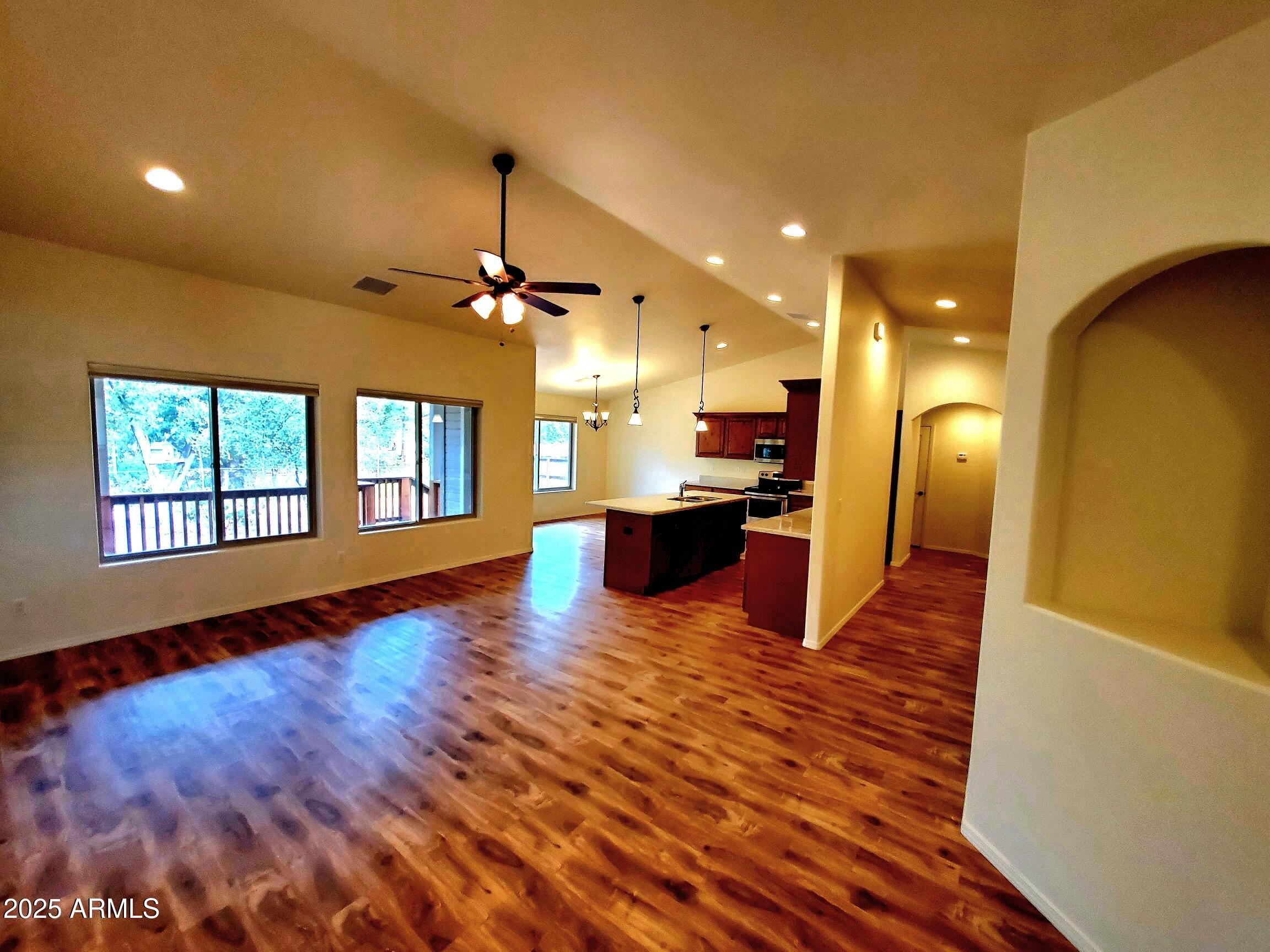 402 South Forest Ridge Court Payson, AZ 85541 - Photo 2 of 24 2