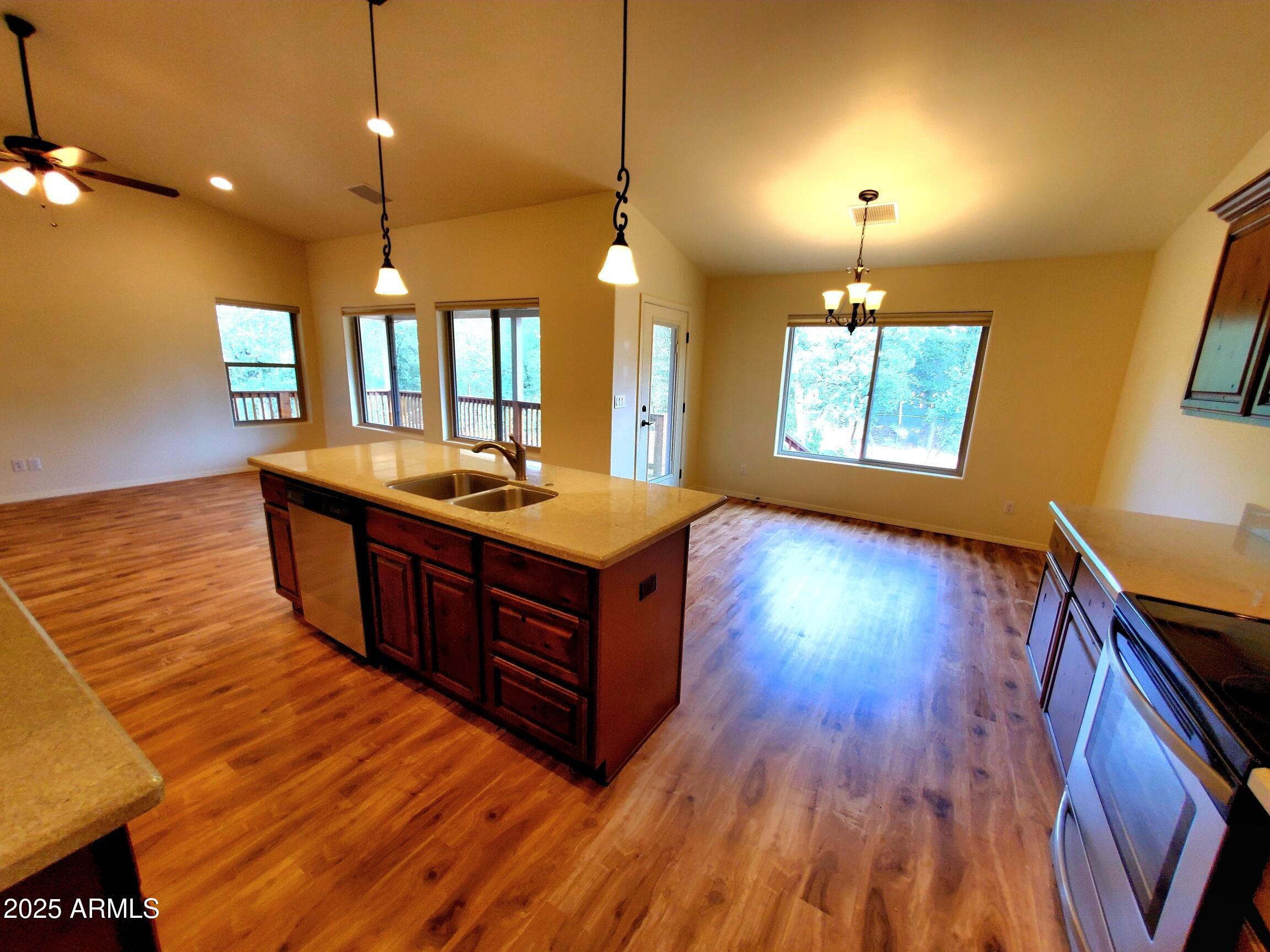 402 South Forest Ridge Court Payson, AZ 85541 - Photo 4 of 24 4