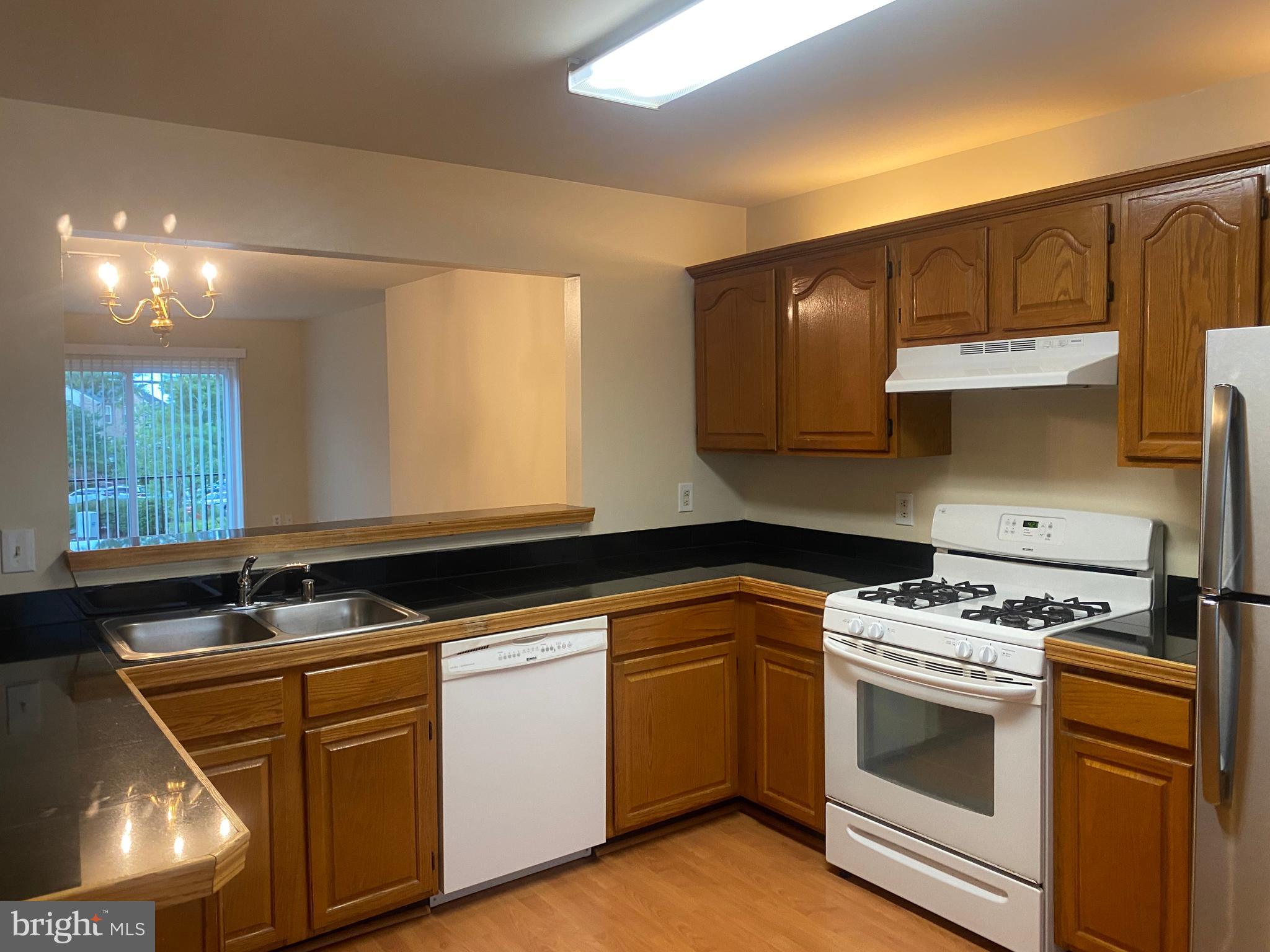 5604 Gresham Lane Centreville, VA 20120 - Photo 15 of 39 Upper level one kitchen view