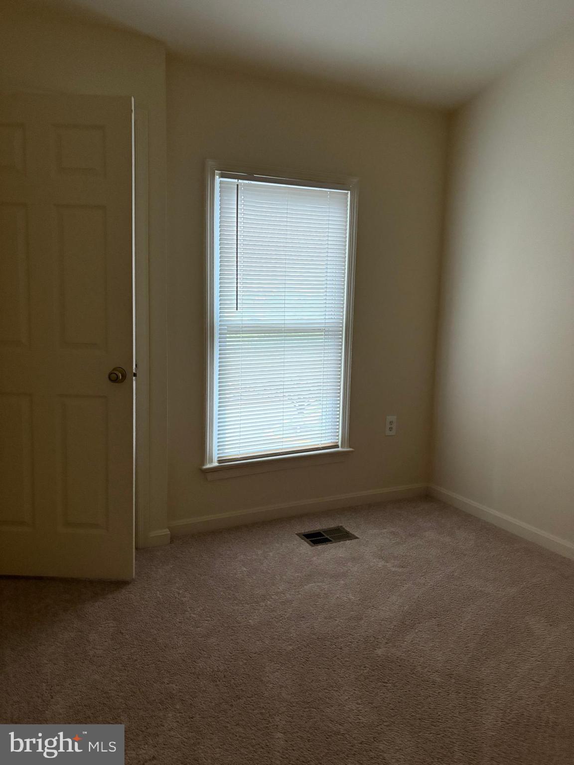 5604 Gresham Lane Centreville, VA 20120 - Photo 25 of 39 Another view of upper level two second bedroom (r)