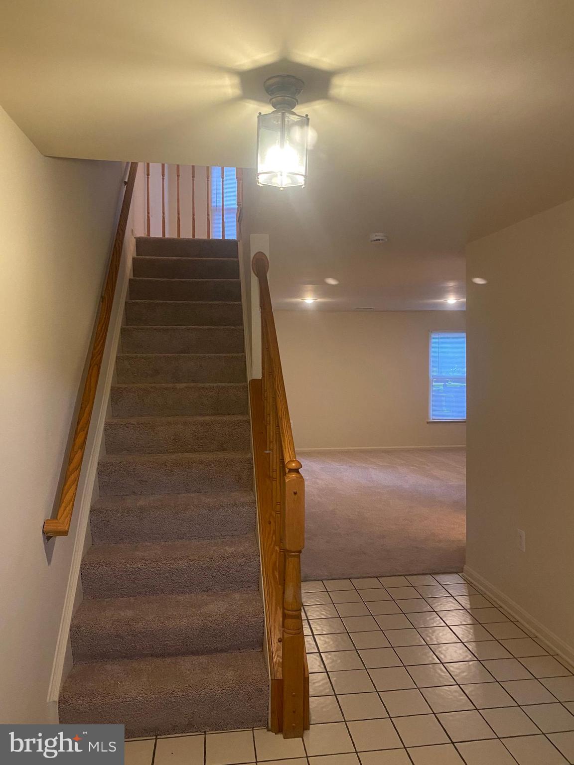 5604 Gresham Lane Centreville, VA 20120 - Photo 3 of 39 Main level foyer entry