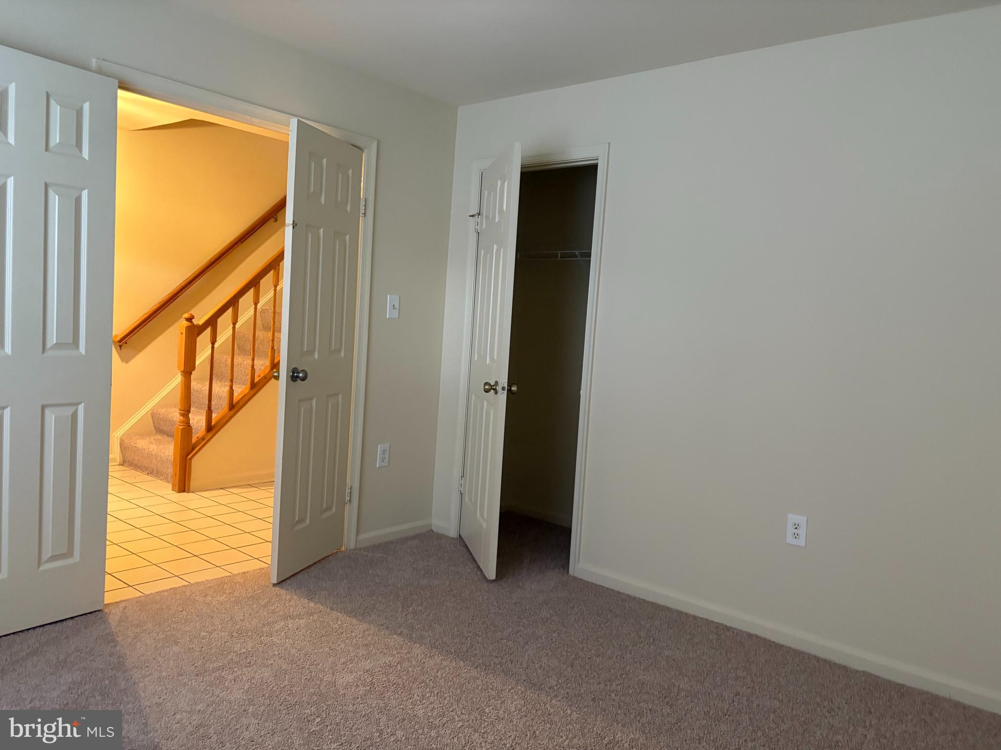 5604 Gresham Lane Centreville, VA 20120 - Photo 6 of 39 Main level four bedroom