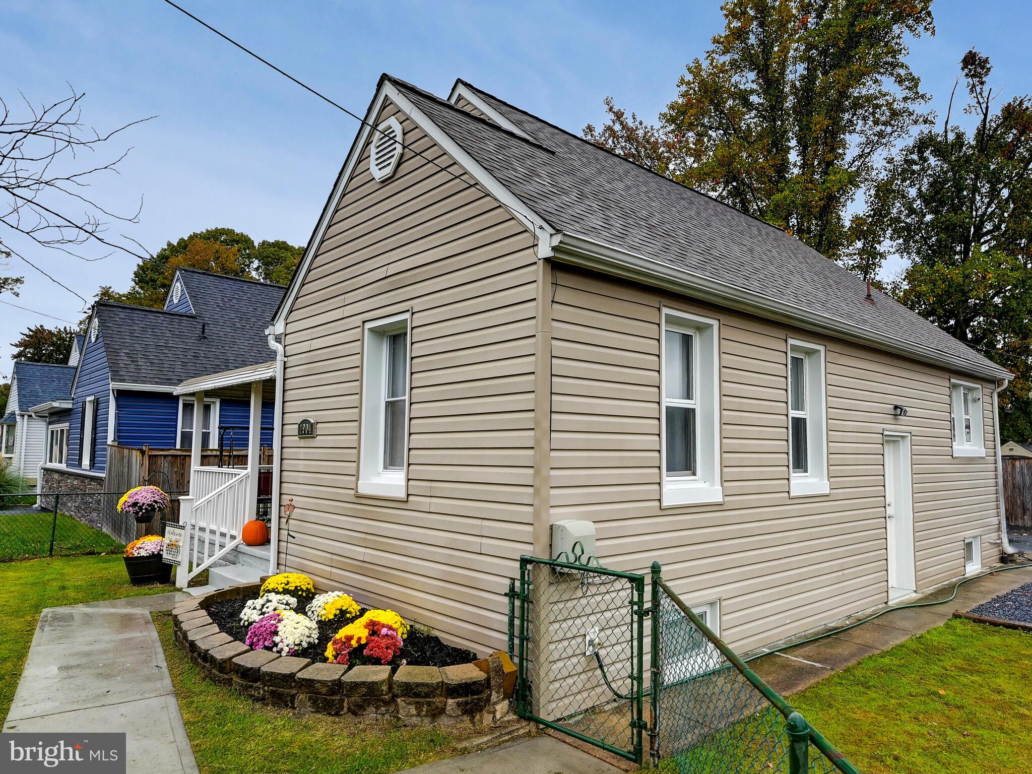 1904 Middleborough Road Baltimore, MD 21221 - Photo 2 of 37