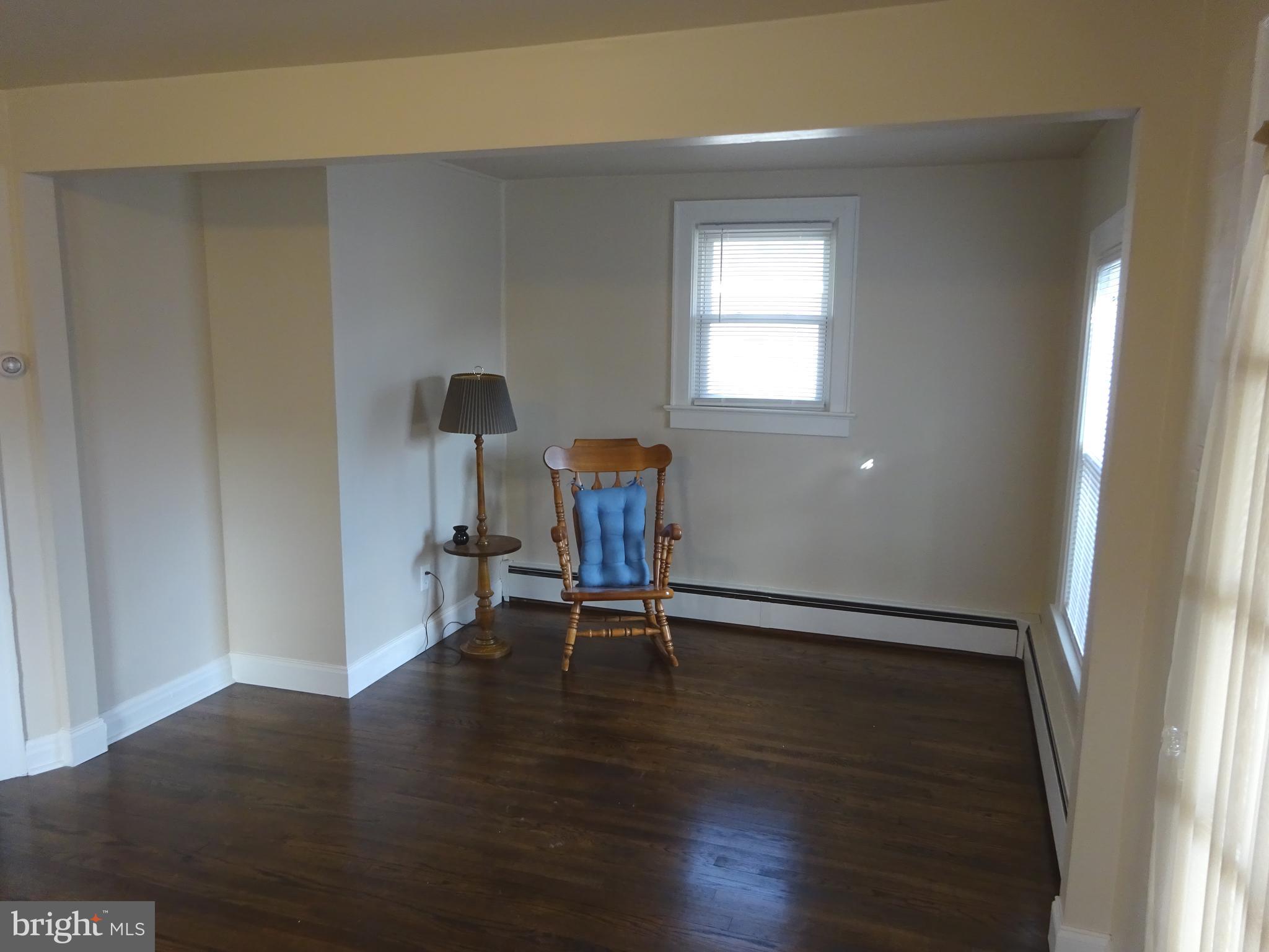 274 Johnson Street Carneys Point, NJ 08069 - Photo 15 of 56 Living Room