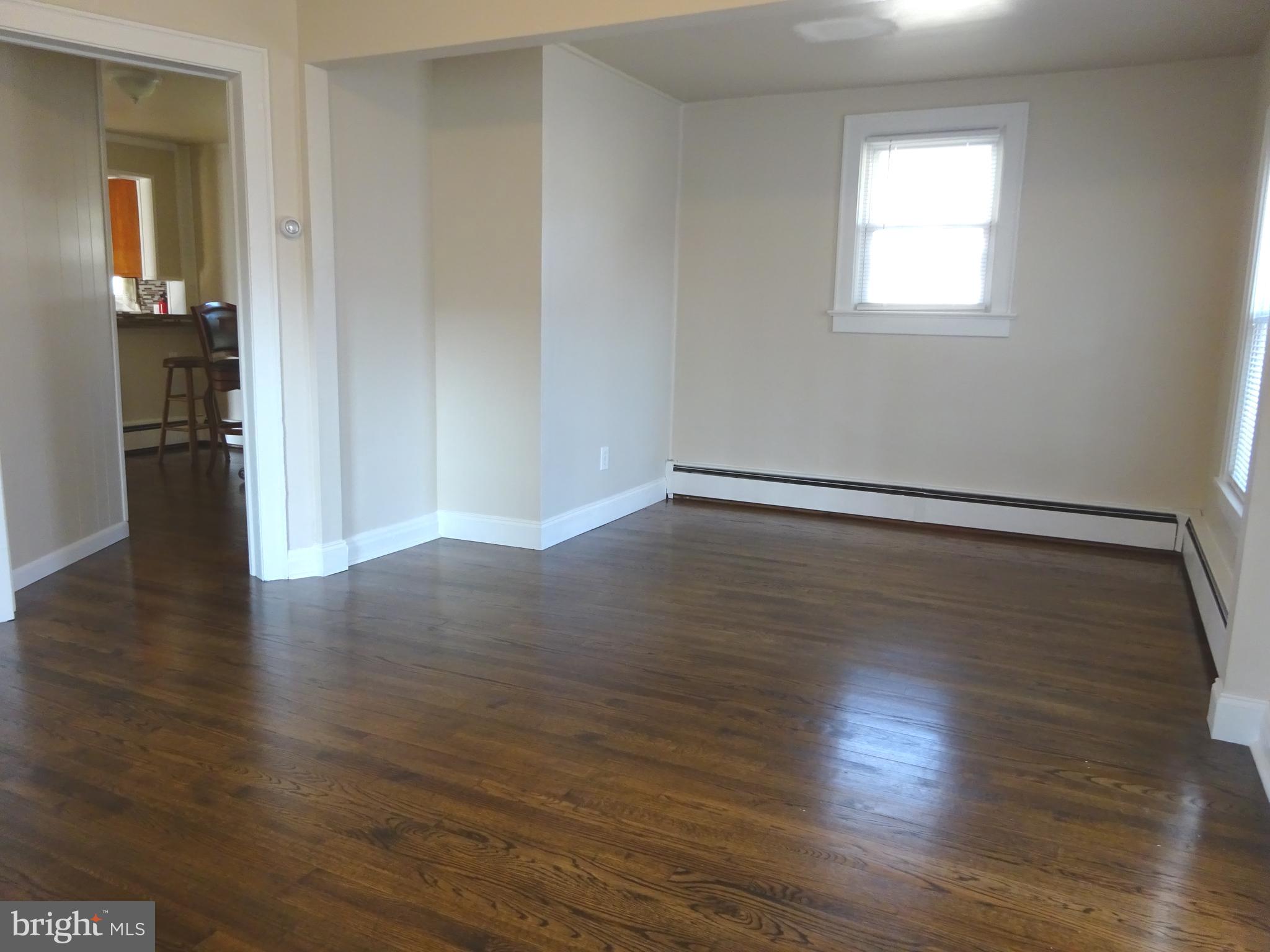 274 Johnson Street Carneys Point, NJ 08069 - Photo 21 of 56 Living Room