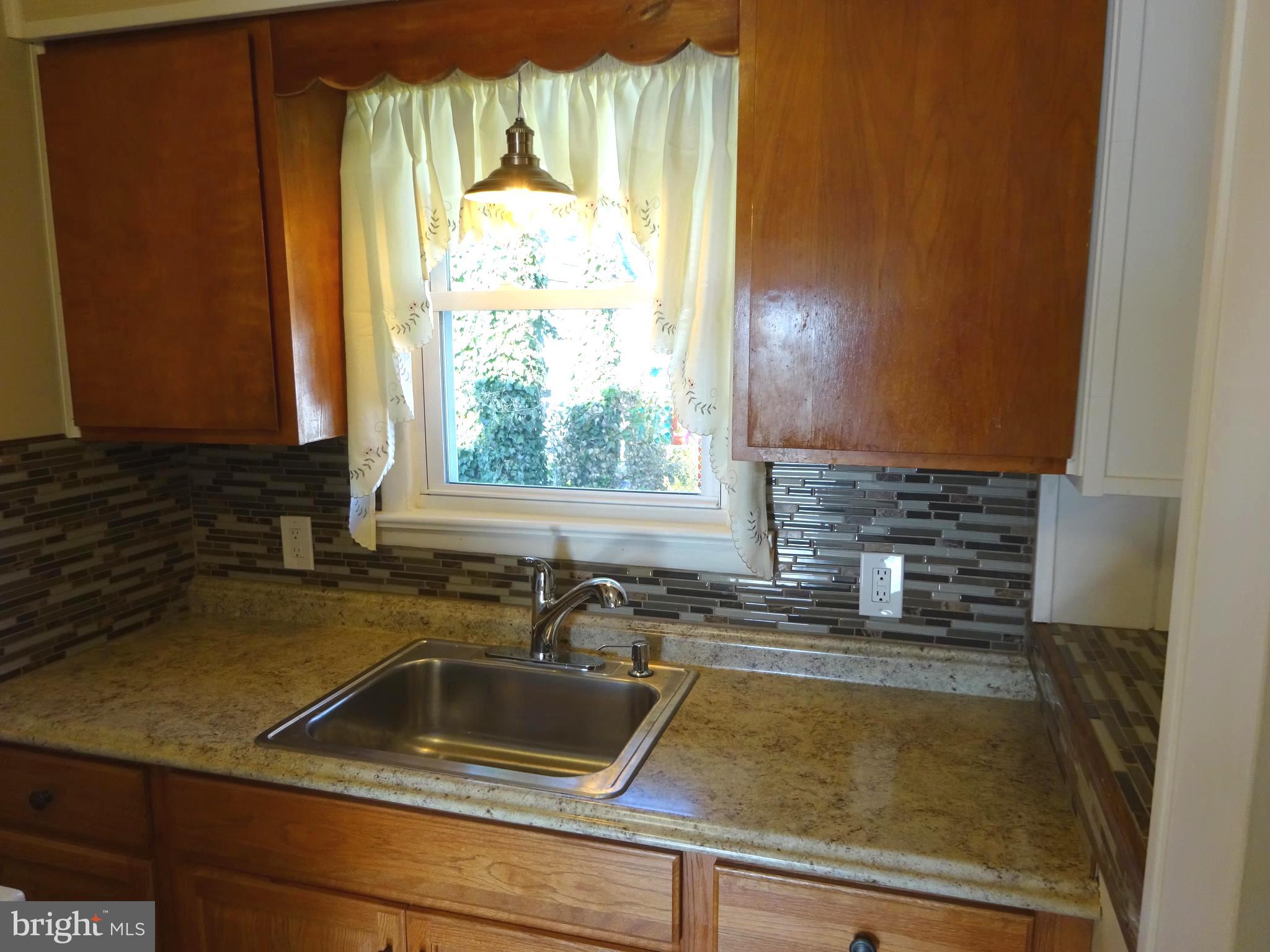 274 Johnson Street Carneys Point, NJ 08069 - Photo 28 of 56 Kitchen