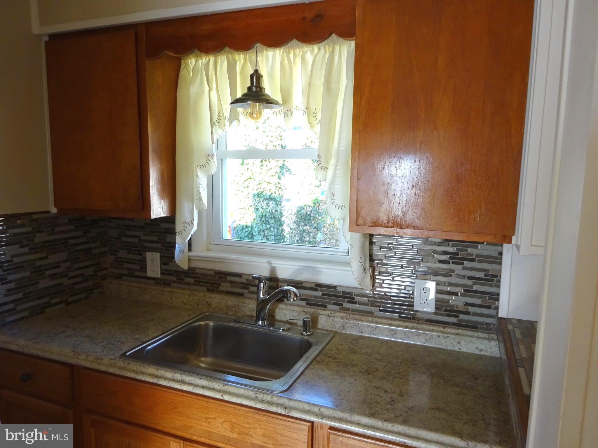 274 Johnson Street Carneys Point, NJ 08069 - Photo 29 of 56 Kitchen