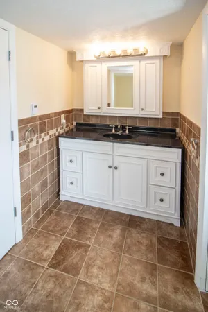 $290,000 | 9366 West County Road 1050, Elwood, IN 46036