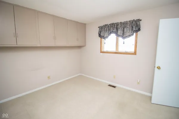 $290,000 | 9366 West County Road 1050, Elwood, IN 46036