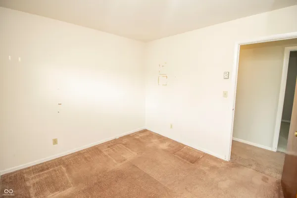 $290,000 | 9366 West County Road 1050, Elwood, IN 46036