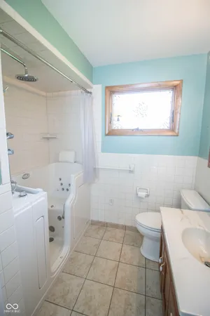 $290,000 | 9366 West County Road 1050, Elwood, IN 46036