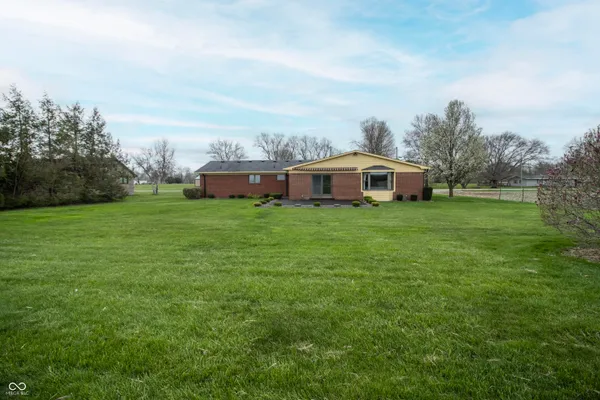 $290,000 | 9366 West County Road 1050, Elwood, IN 46036