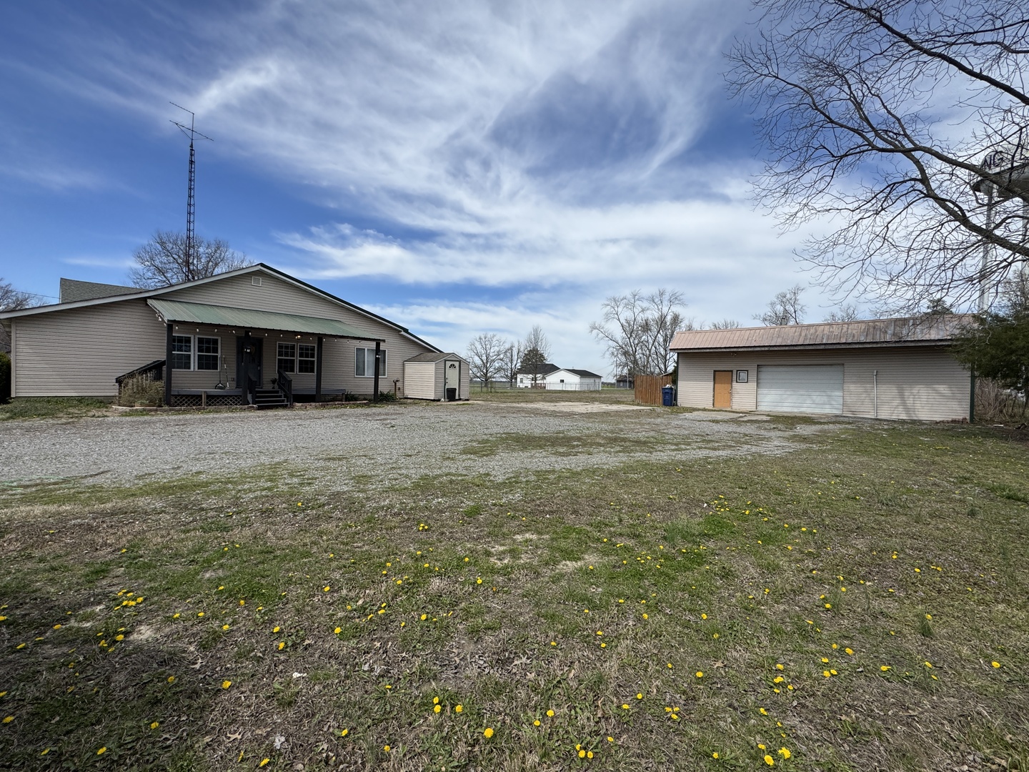 303 West Main Street Ewing, IL 62836 - Photo 4 of 23