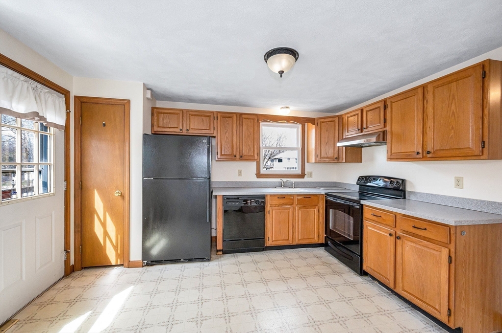 5 Marion Road Billerica, MA 01862 - Photo 10 of 40 Gallery Image 10