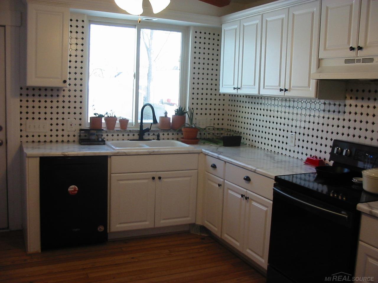 304 West Mill Street Capac, MI 48014 - Photo 7 of 16