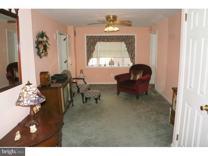 937 Providence Road Springfield, PA 19064 - Photo 14 of 25 Family Room