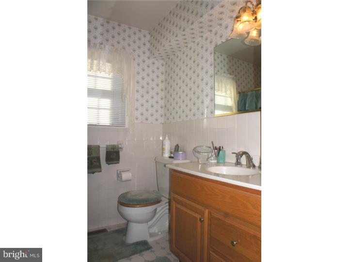 937 Providence Road Springfield, PA 19064 - Photo 15 of 25 Bathroom
