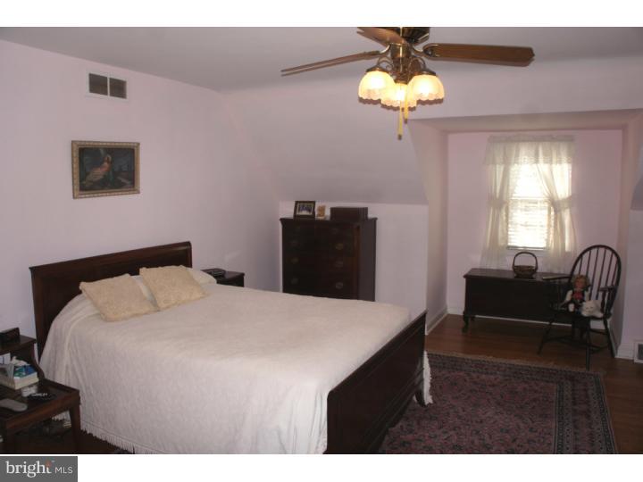 937 Providence Road Springfield, PA 19064 - Photo 18 of 25 Master Bedroom