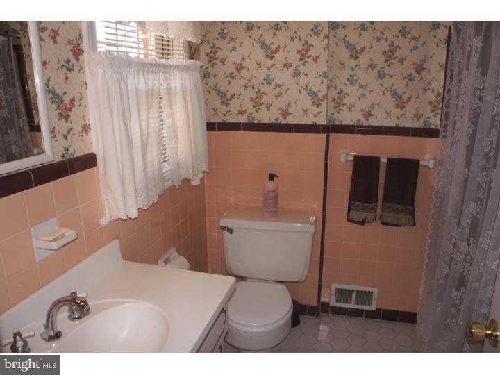 937 Providence Road Springfield, PA 19064 - Photo 19 of 25 Bathroom