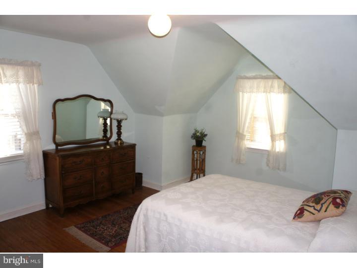 937 Providence Road Springfield, PA 19064 - Photo 22 of 25 Bedroom 3