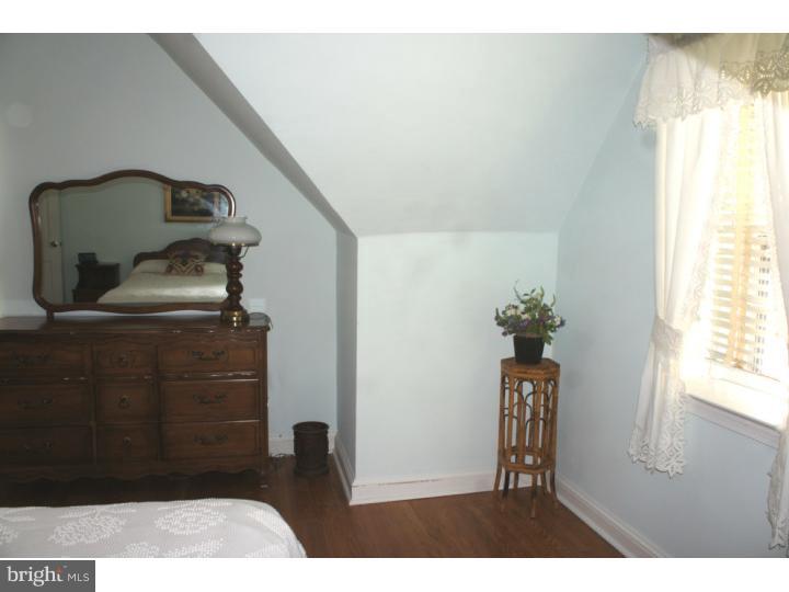 937 Providence Road Springfield, PA 19064 - Photo 23 of 25 Bedroom 3