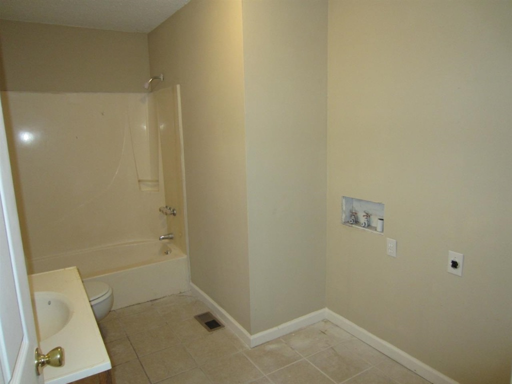 101 Pritchard Street, Unit 1 2 3 Westminster, SC 29693 - Photo 9 of 11 Gallery Image 9