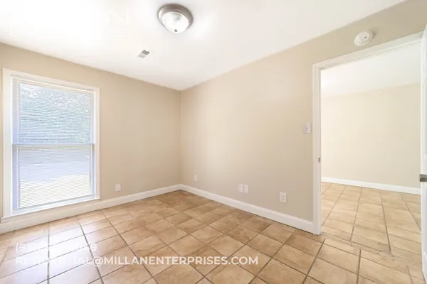 $775 | 211 Oak Street, Unit 9, Clarksville, TN 37042