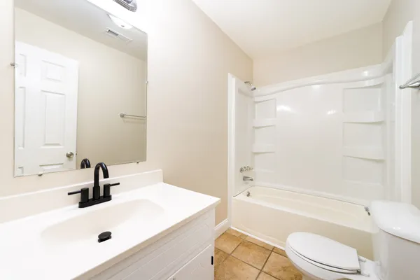 $775 | 211 Oak Street, Unit 9, Clarksville, TN 37042