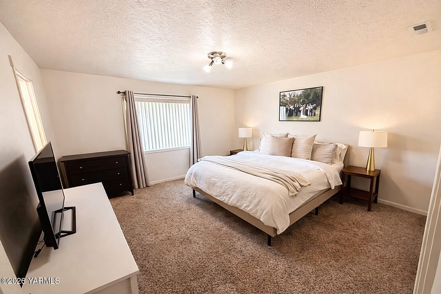903 Cascade Avenue Moxee, WA 98936 - Photo 8 of 17 008Primary Suite