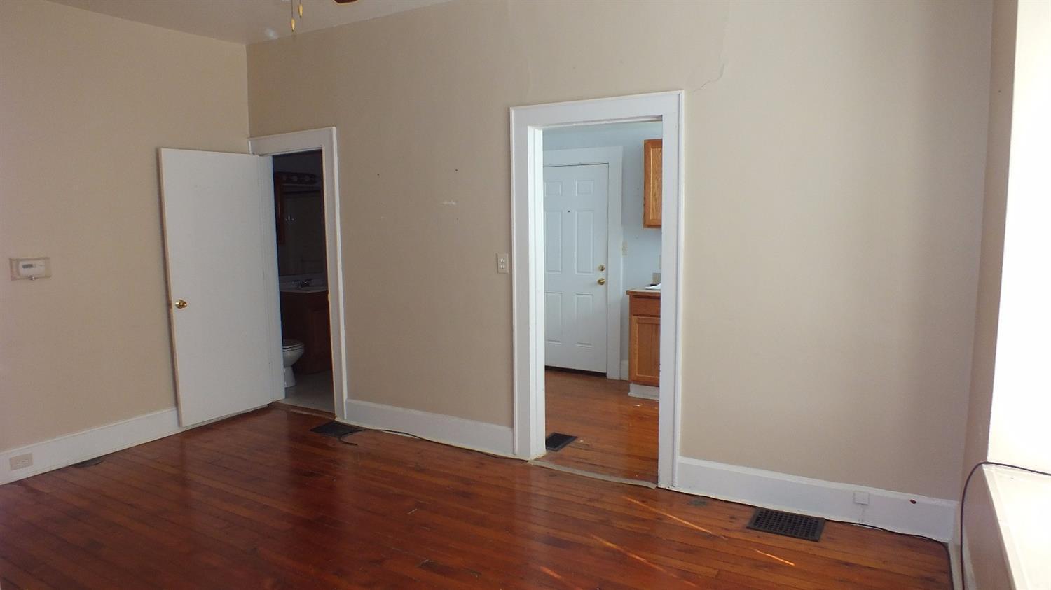 5848 Montgomery Road, Unit 2 Cincinnati, OH 45212 - Photo 5 of 8
