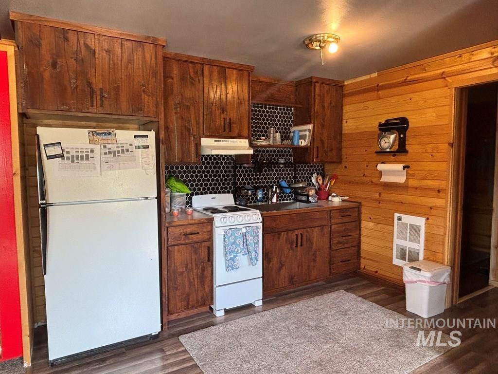 941 South Main Street Cascade, ID 83611 - Photo 18 of 42