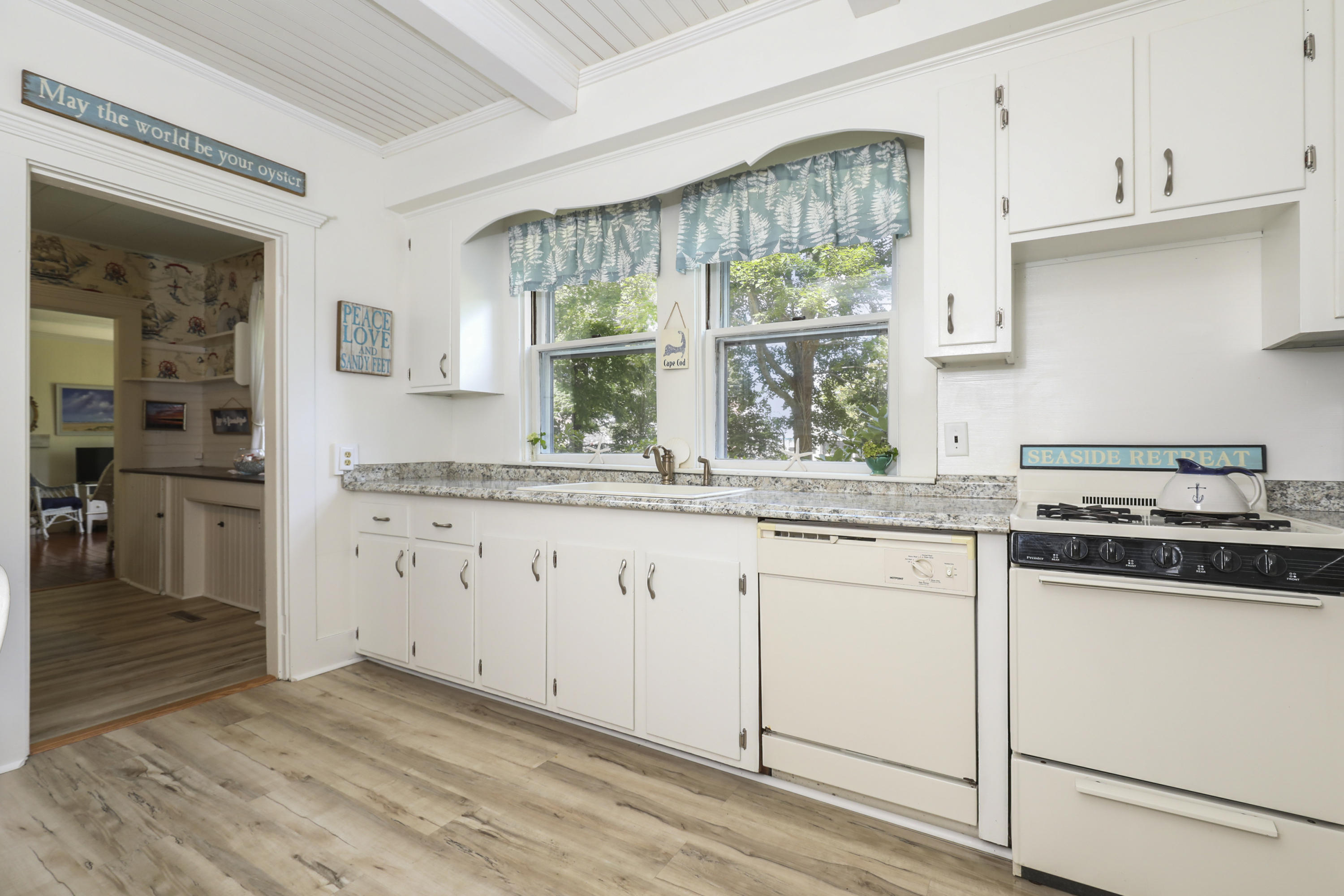9 Saltmarsh Lane Pocasset, MA 02559 - Photo 10 of 33 Main Kitchen