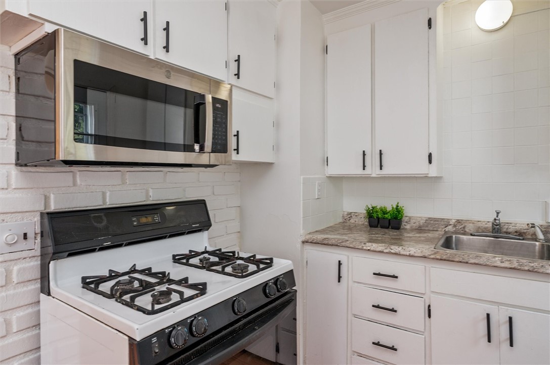 52 Leonard Road Greece, NY 14616 - Photo 17 of 44