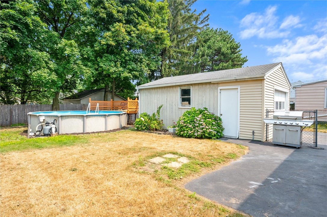 52 Leonard Road Greece, NY 14616 - Photo 3 of 44