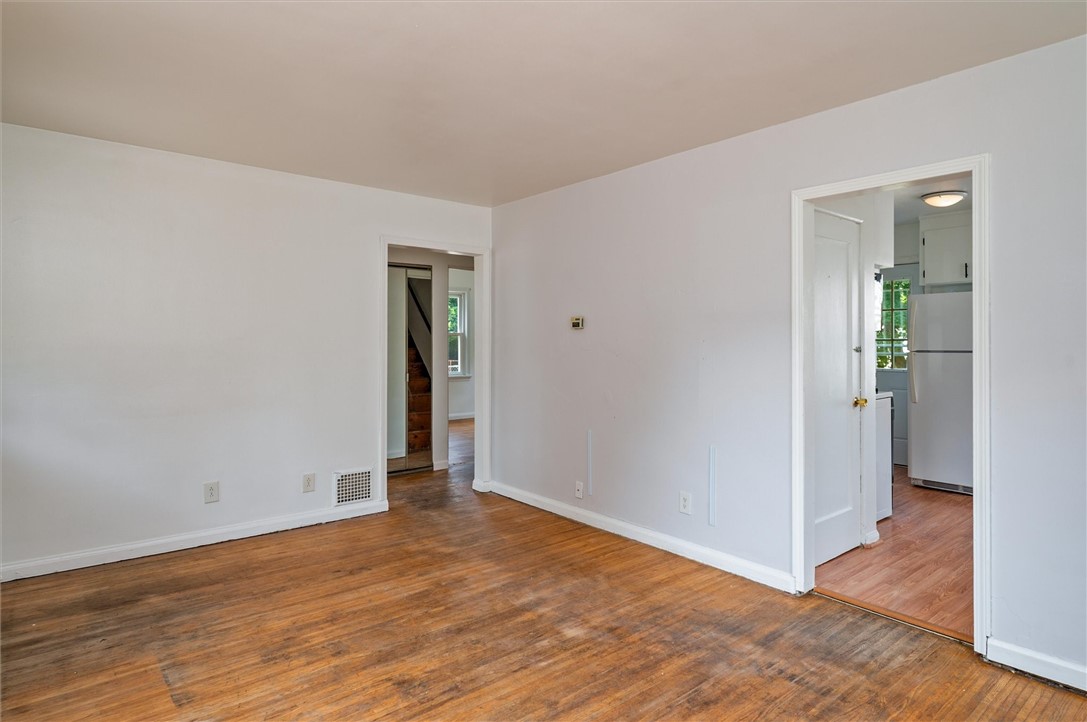 52 Leonard Road Greece, NY 14616 - Photo 10 of 44