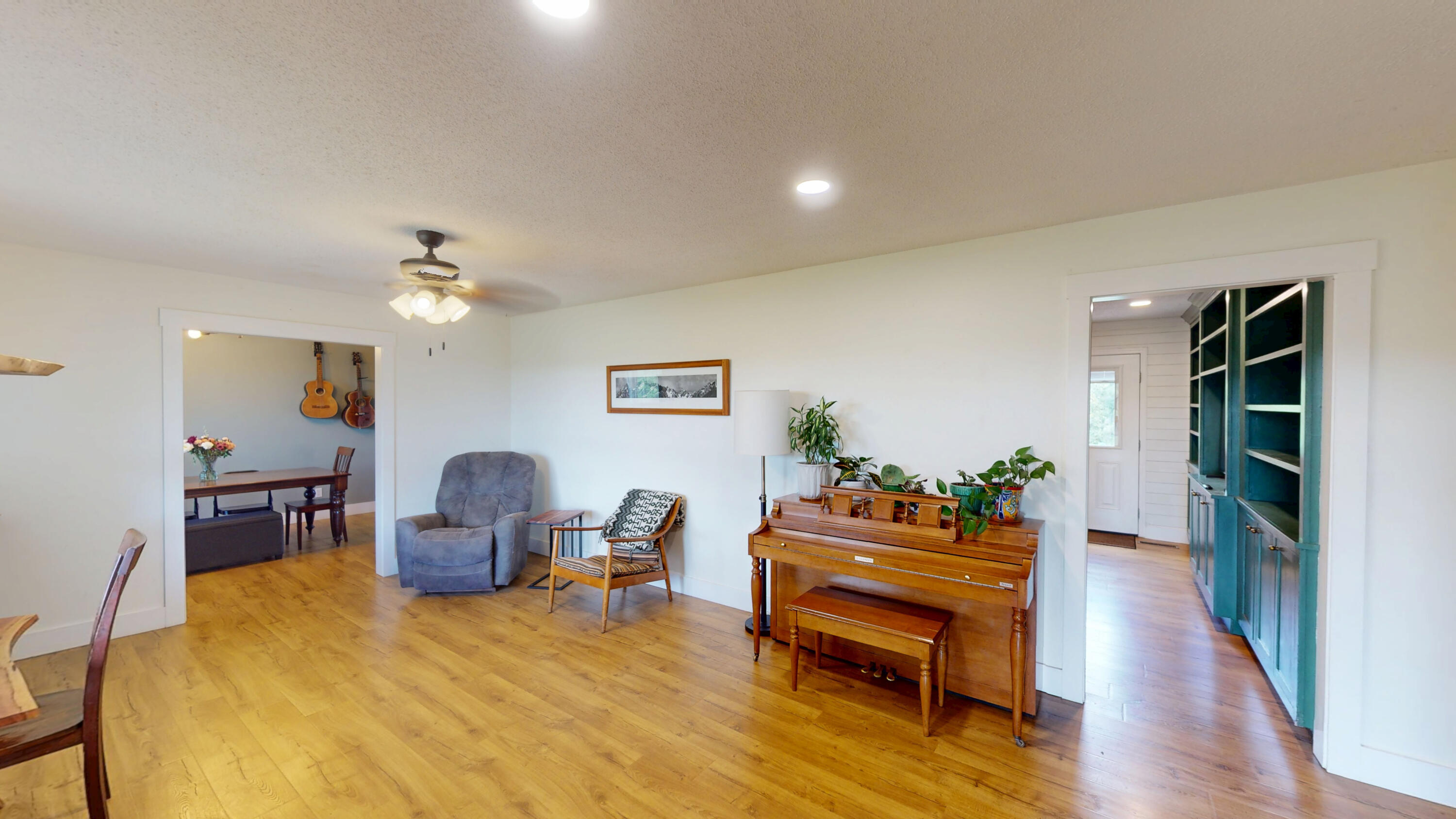 247 Bell Harrison Road Evensville, TN 37332 - Photo 5 of 21 5-Entry way 1