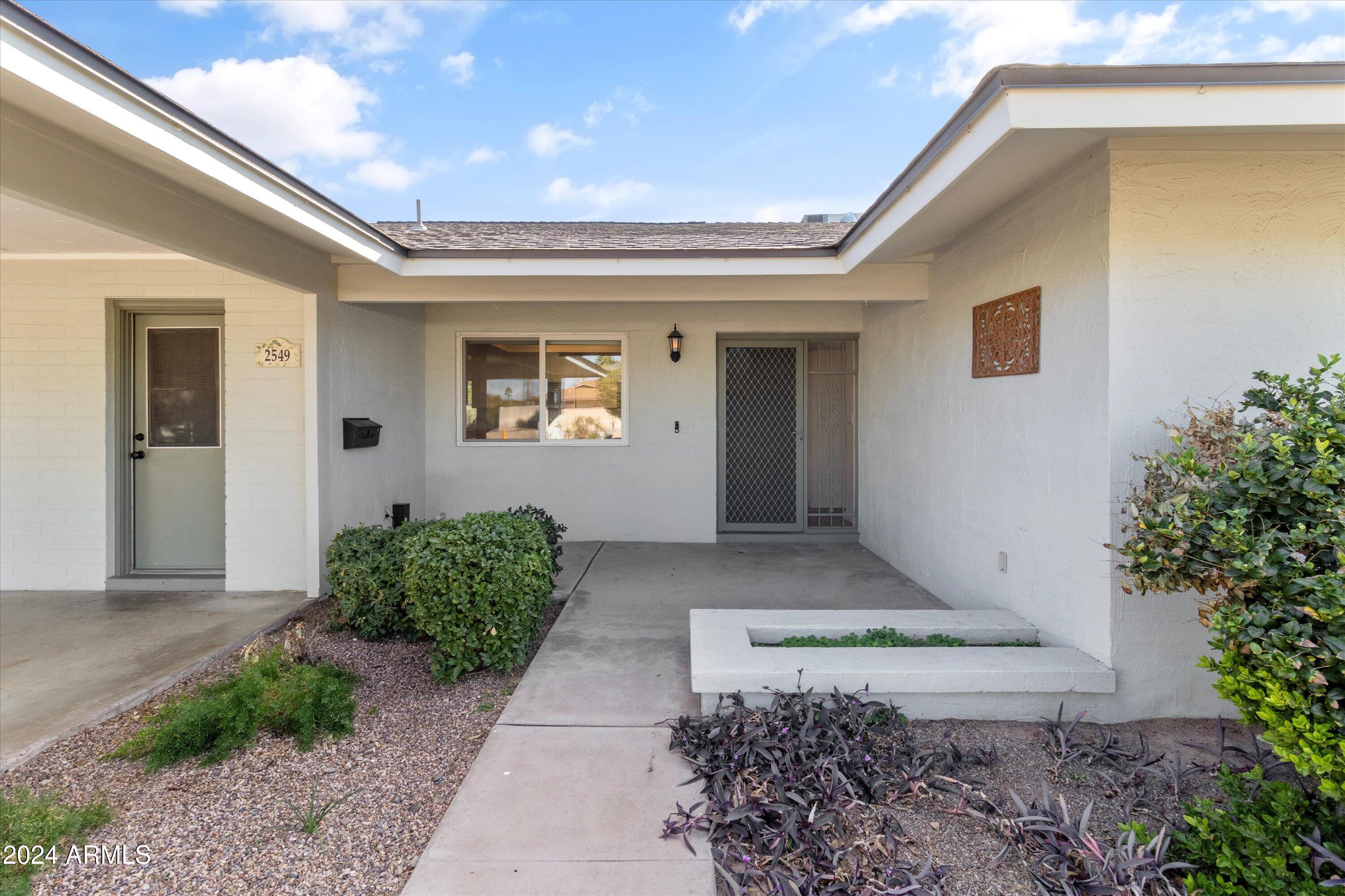 2549 East Cochise Road Phoenix, AZ 85028 - Photo 3 of 20 Front Entry