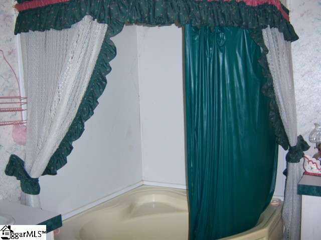 290 Duncan Road Six Mile, SC 29682 - Photo 7 of 13 Gallery Image 7