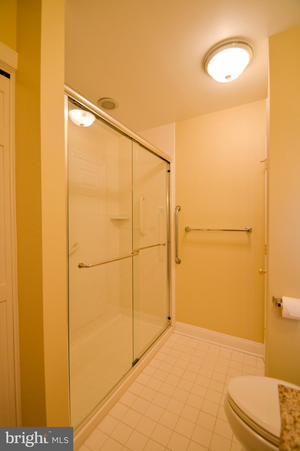 13 Devon Hill Road, Unit C4 Baltimore, MD 21210 - Photo 28 of 32 Primary Bath