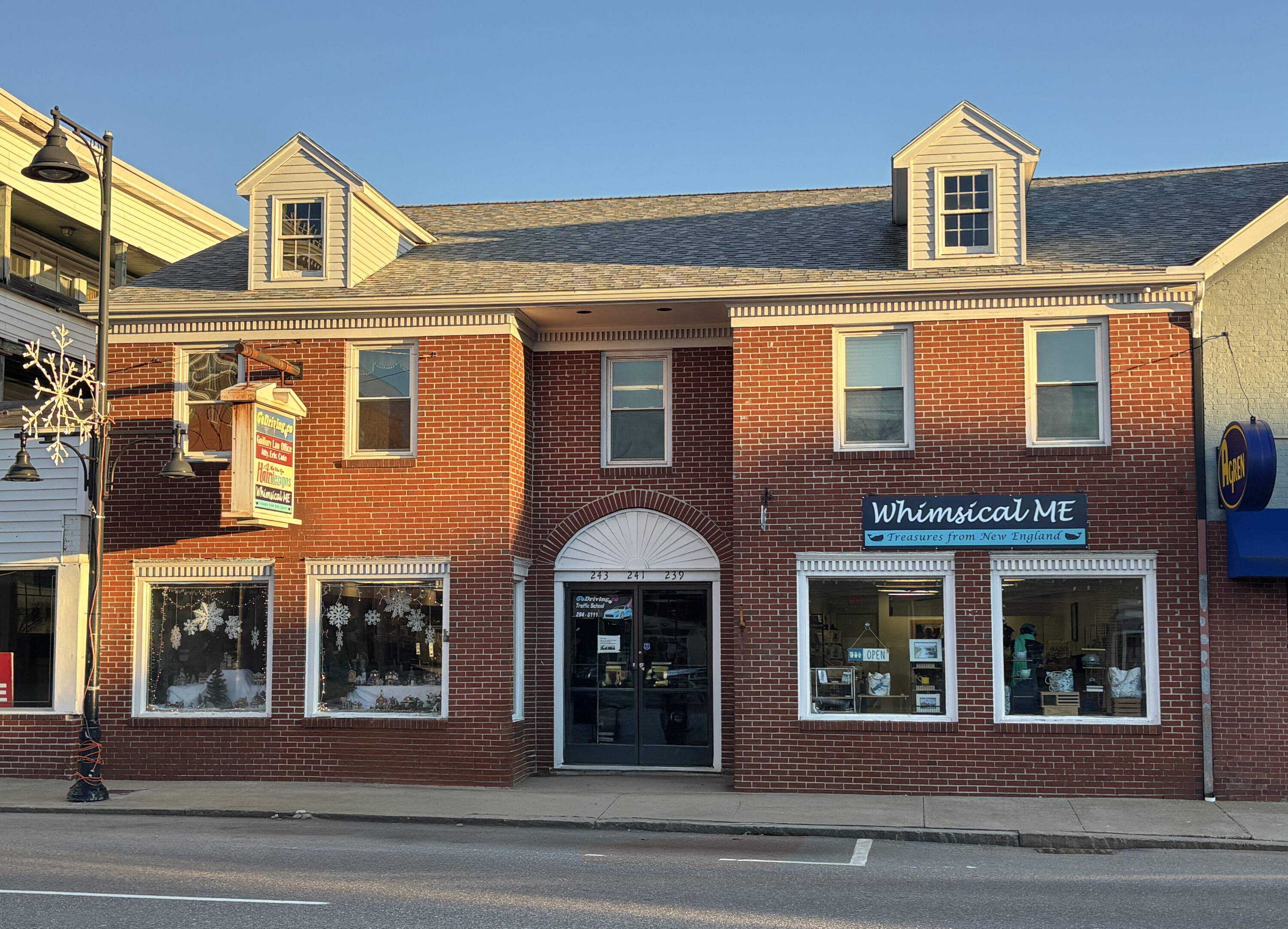 239 Main St_front