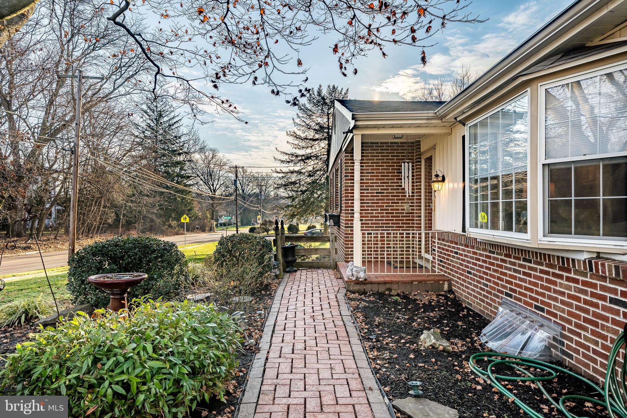 618 Knapp Road Lansdale, PA 19446 - Photo 3 of 39 Gallery Image 3