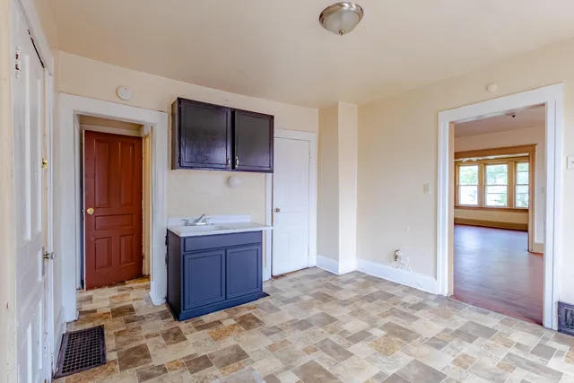 $134,900 | 4047 North 19th Street, Unit 4049, Milwaukee, WI 53209