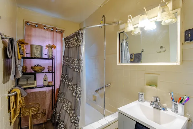 $134,900 | 4047 North 19th Street, Unit 4049, Milwaukee, WI 53209