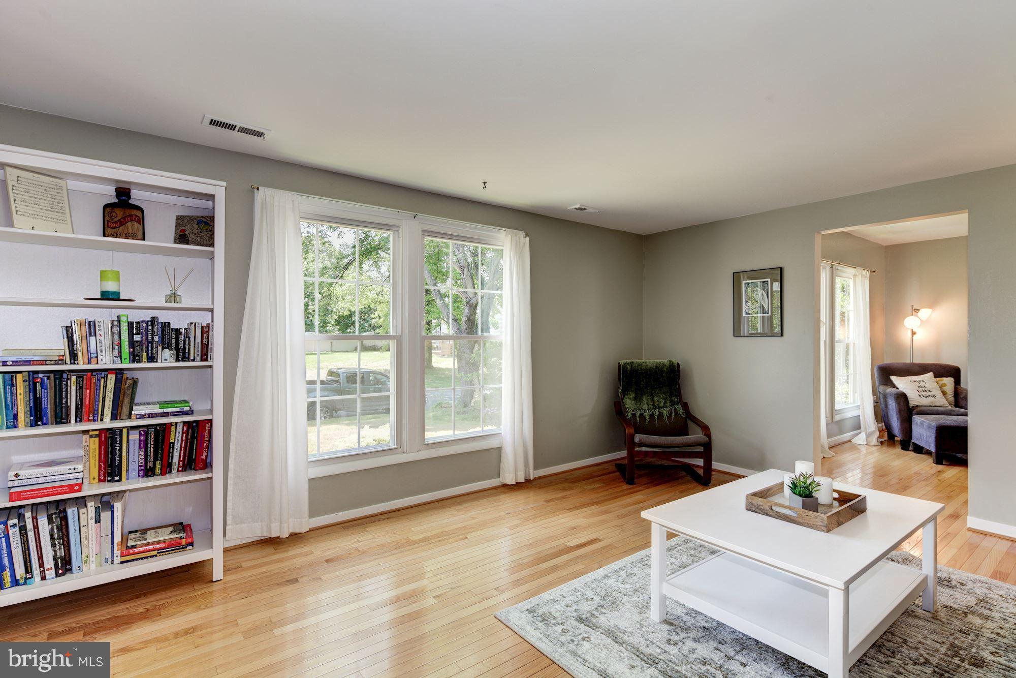 1322 Ava Road Severn, MD 21144 - Photo 5 of 18 Living Room