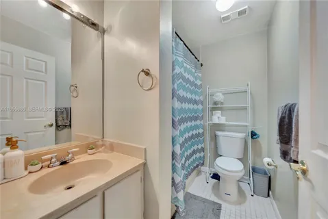 $174,000 | 3100 Northwest 46th Street, Unit 203, Oakland Park, FL 33309