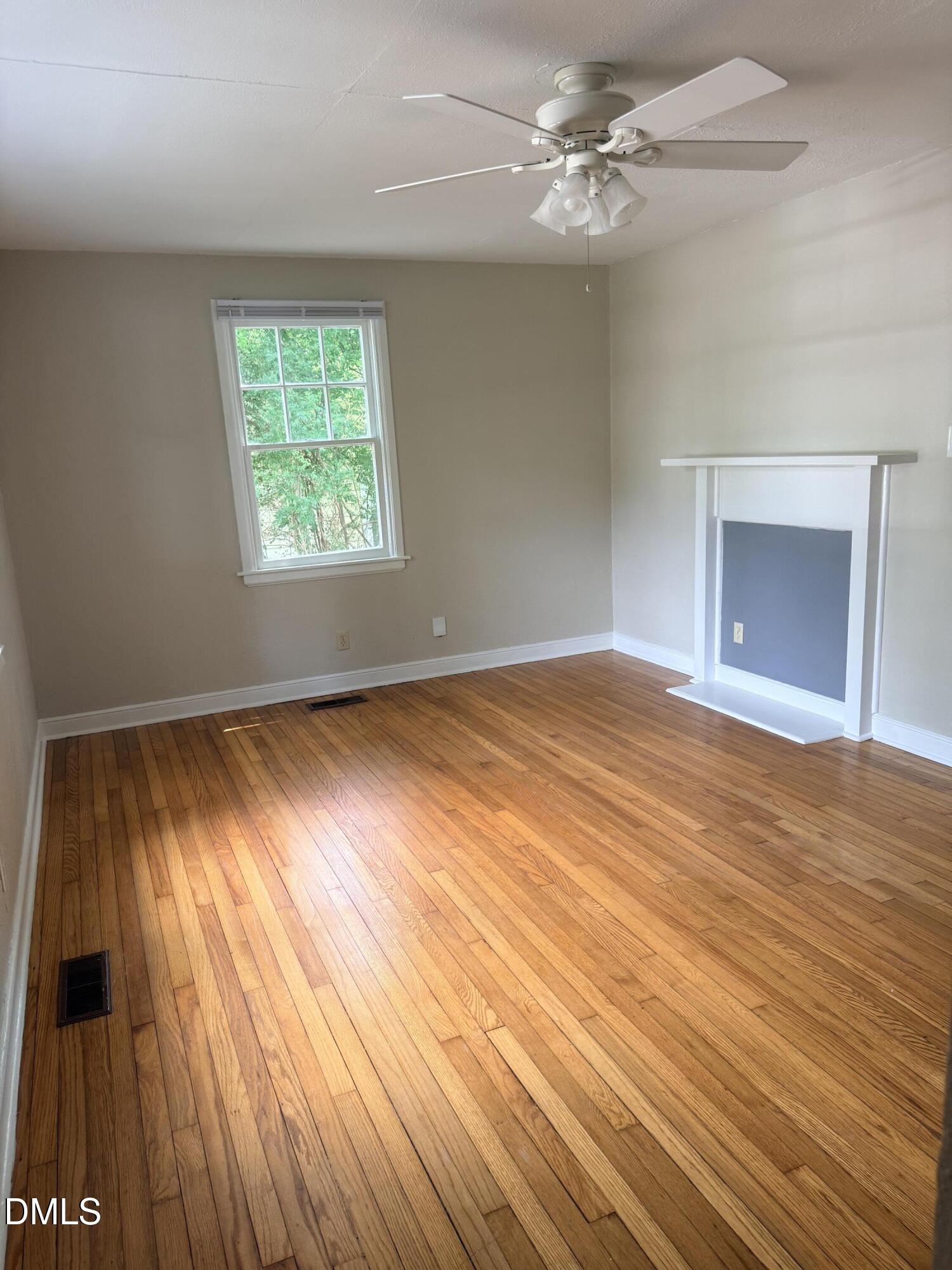502 Frank Street Raleigh, NC 27604 - Photo 3 of 19 IMG_0949