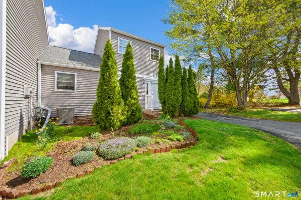$250,000 | 10 Linden Court, Unit 10, Bloomfield, CT 06002